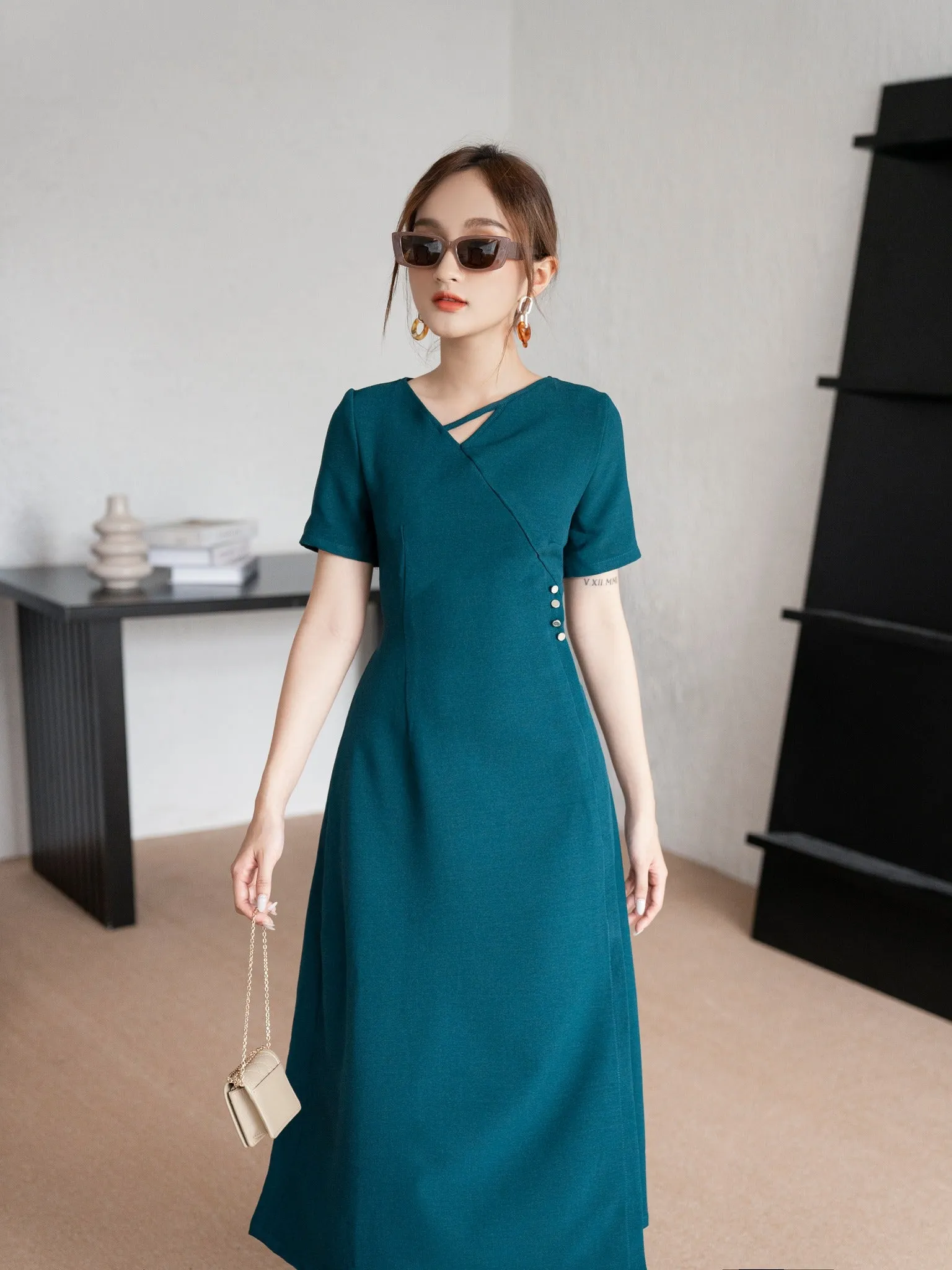 Maris Bottom Split Midi Dress - Gu Fashion | Vietnam Fashion